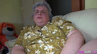 Close up and personal: Fat granny gets satisfied