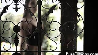 uh, glamcore babes sharin cock in taboo threeway