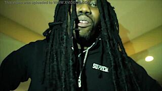 a teen in the hood offers sex for cash