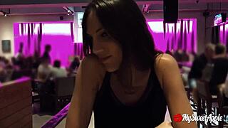Horny brunette gets wild on a Tinder date outdoor