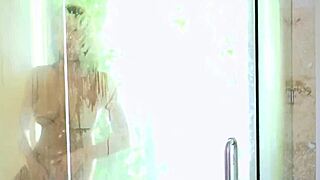 ब्रेजर्स बीवी ऑगस्ट एम्स कीरन ली के साथ काम पर शरारती!