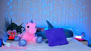 Sweet Alice sucks a toy and fingers her ass to orgasm