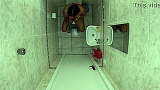 Hey, she went to pee at her friend’s bathroom and got drilled!