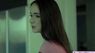 Curvy stepmom facesits her teen stepdaughter!