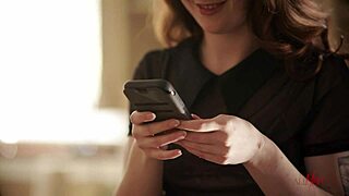 ऑलहरलव - सबिना रूज और मादी मीडोज वेट लेस्बियन फिंगरिंग स्टडी में