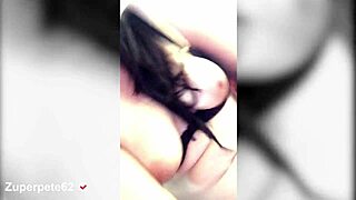Me meto los dedos en mi rica vagina