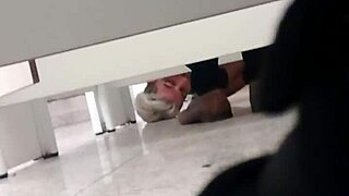 Pegação No Banheiro Do Shopping Gay