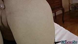 Masturbating Mature Slut in Stockings! Close Up Fingering Action