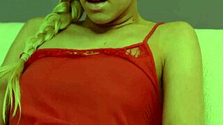 Hottie Is Thrilled By Solo Play With Wet Pussy