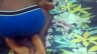 She can't stop moaning during this beautiful homemade orgasm, and i love it 😍