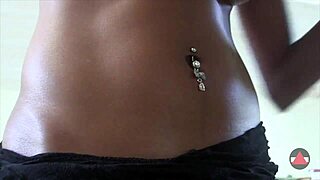 Ebony Lingerie Model in Tight Leggings Gets Pumped Fast