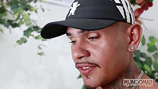 Dei meu cuzinho pros meus dois vizinhos 😏