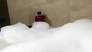 Cyno enjoys solo bubble bath fun