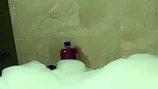 Cyno enjoys solo bubble bath fun