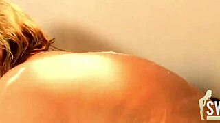 I-I can't believe how geil these badespiele with freunden got me so wet