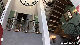 I desire this stunning blonde milf as my mommy.