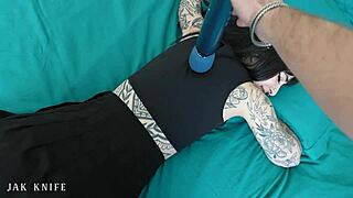 Alternative step-sister gets bodybuilding session with a sexual twist