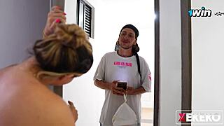 Colombian stepsister alone at home bangs delivery guy, ending with a creamy finish.