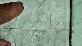 Brazilian twink gets off hard in steamy shower