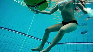 Teen 18+ Undresses Quickly and Displays Her Body