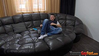 Twink indulges in kinky foot worship session