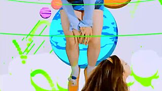 Loona performs hula hoop in music video