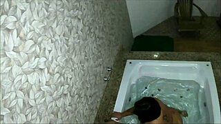 A big beautiful woman comes to visit me at work and gives great blow job