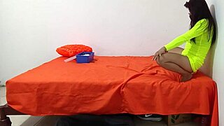 Brazen woman flaunts every curve shamelessly