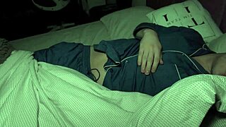 I was very hungry before bed and I decided to drink the cum of my partner