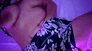 Una Joven Caliente Se Masturba Con Peluche Hasta Orgasmo