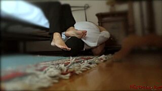 A female dominant gets her submissive to worship her