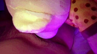 Una Joven Caliente Se Masturba Con Peluche Hasta Orgasmo