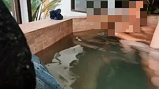 esposa consolando a amigo de su esposo