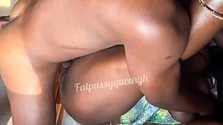 मैंने अपनी cheating ebony bbw wife को इतना hard fuck होते हुए देखा कि वह चिल्लाई और पहली बार squirt हुई