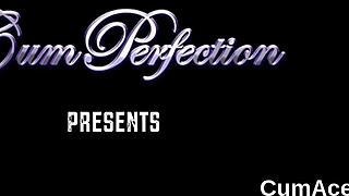 Sweet honey receives a facial treatment and savors the refreshing essence