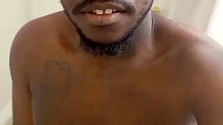 Free solo masturbation with a mirror and a great orgasmic ending