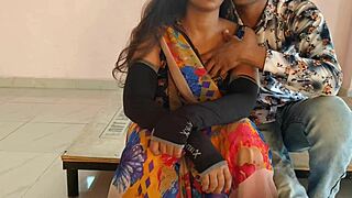 हॉट सेक्सी बीवी जोरदार लंड चढ़कर गहरी गांड चुदाई लेती है