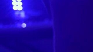 वह पांच मिनट तक वाइल्ड मदनेस में लंड चूसती है