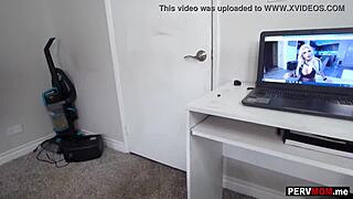 my milf stepmom alix lynx went down on my huge cock