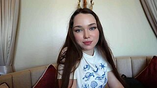 सेक्स पार्टी में, ब्लॉन्ड मिल्फ पैंटिहोज और हील्स में मल्टीपल लंड चोदी, उसकी ब्लू आंखें कमशॉट लेते समय चमक रही थीं