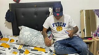 She fixes my nails, I fuck her wildly