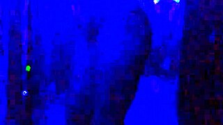 ebony girl does striptease in public park