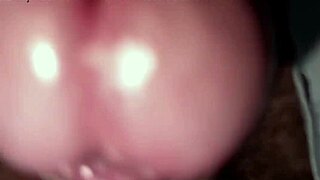 adora gli slip bianchi per guardare meglio il cazzo, succhiamelo