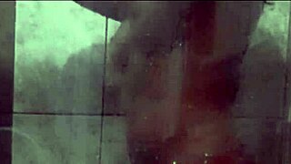 Hot pair in the bath reveal steamy acts
