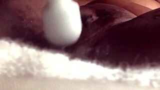 omg, watch this sexy girl finger her tight pussy till she squirts! 😍