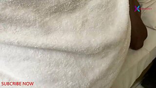 hotel cleaner with big ass rides me hard and squirts everywhere