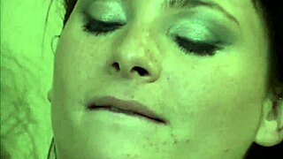 Slutty Jessica Fiorentino dives into steamy lesbian play with Italian friend