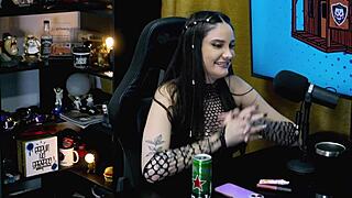 Victoria Camargo Shows Off, Ruan Couldn’t Resist Grabbing Her Hot Body!