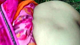 Desi Village Bhabhi Fucking Field Lover Boy Outdoor!