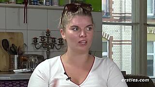 Wow, this Düsseldorf trainee fingers herself wild on camera! 😍